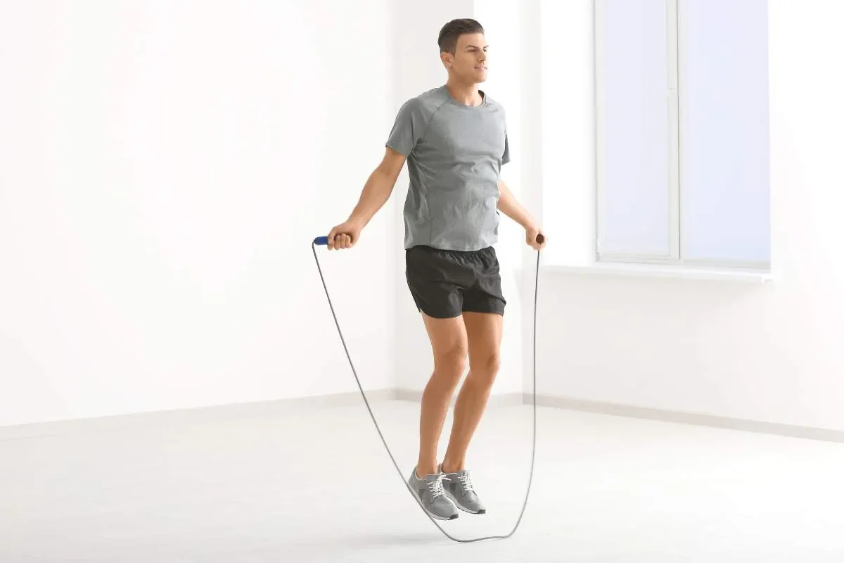 10 minutes de corde à sauter équivaut à quoi ? Découvrez les bienfaits !